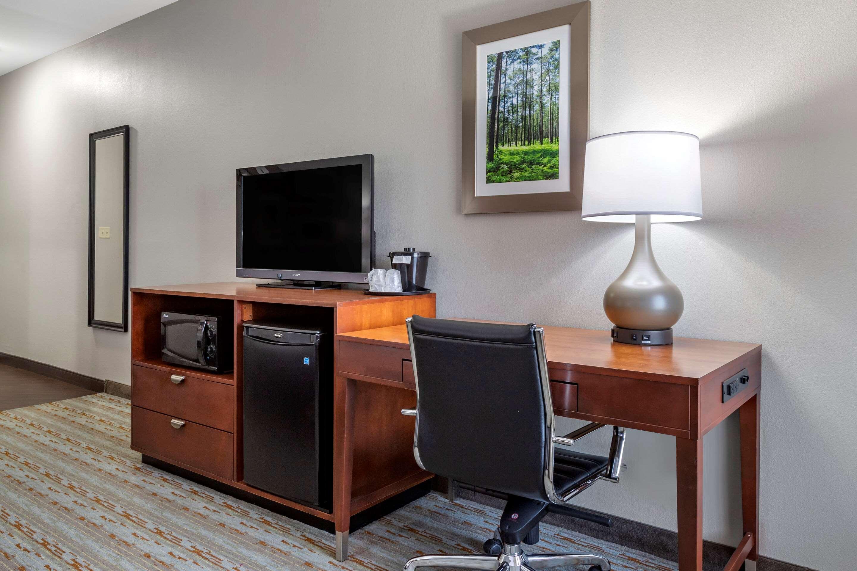 Comfort Inn & Suites Cleveland Exterior foto