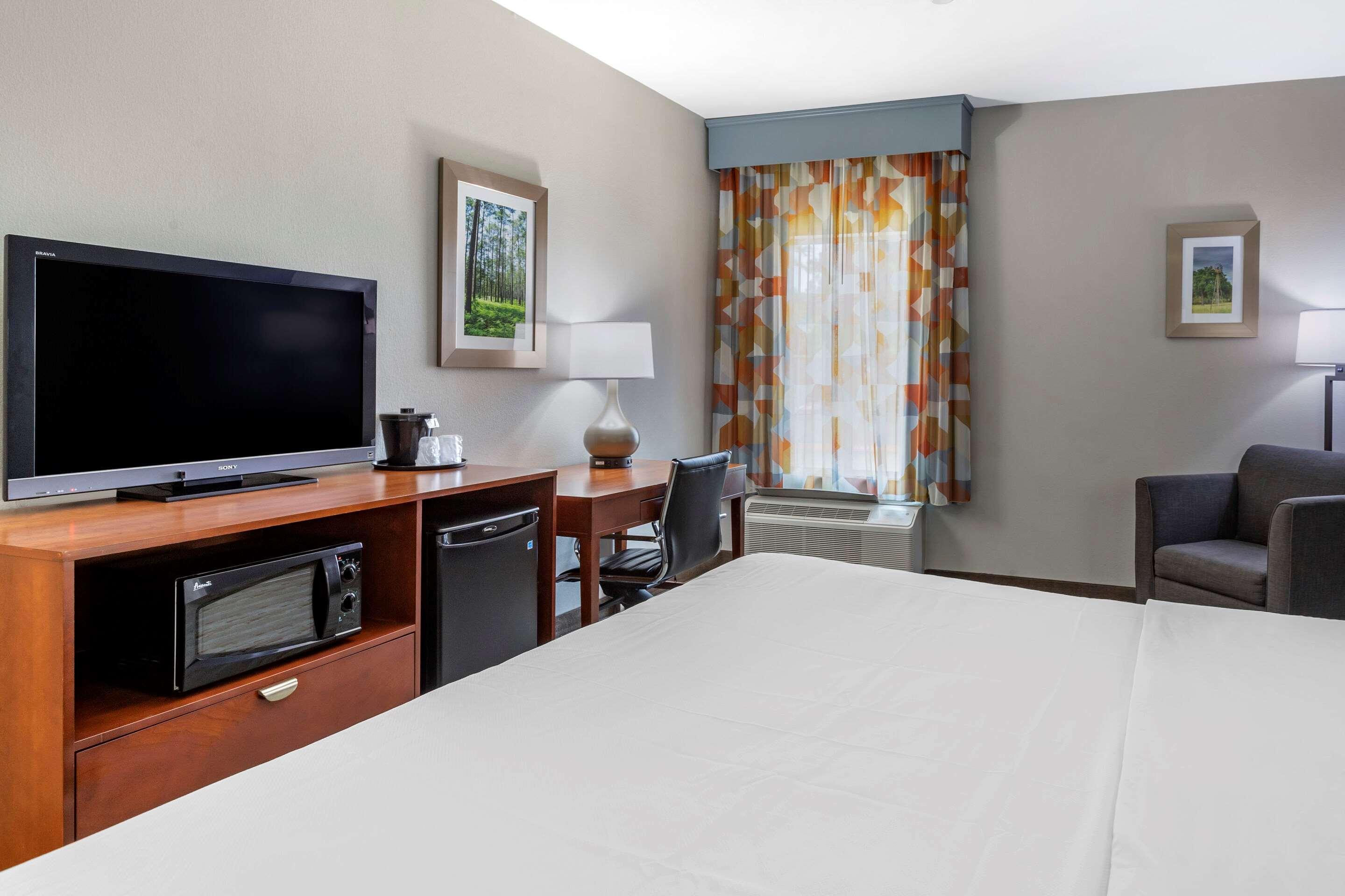Comfort Inn & Suites Cleveland Exterior foto